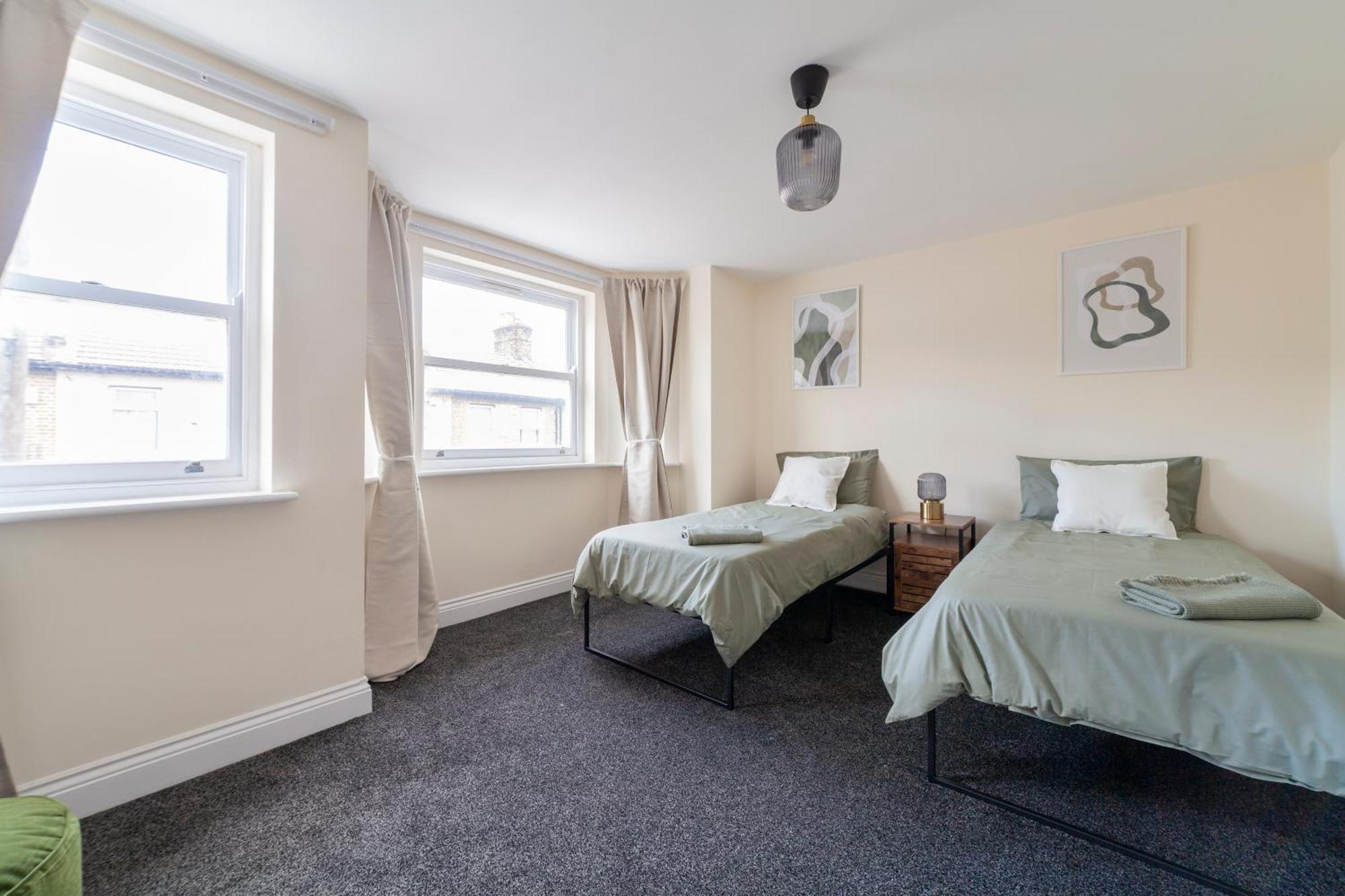 Arte Stays Serviced Houses Stratford - 3 Bedrooms 2 Bathrooms Houses London, Stratford, Maryland, Free Parking, Garden, Weekly Or Monthly Stays - Up To 8 Guests Extérieur photo