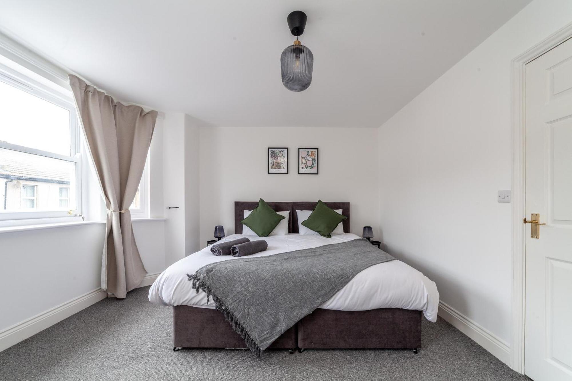Arte Stays Serviced Houses Stratford - 3 Bedrooms 2 Bathrooms Houses London, Stratford, Maryland, Free Parking, Garden, Weekly Or Monthly Stays - Up To 8 Guests Extérieur photo