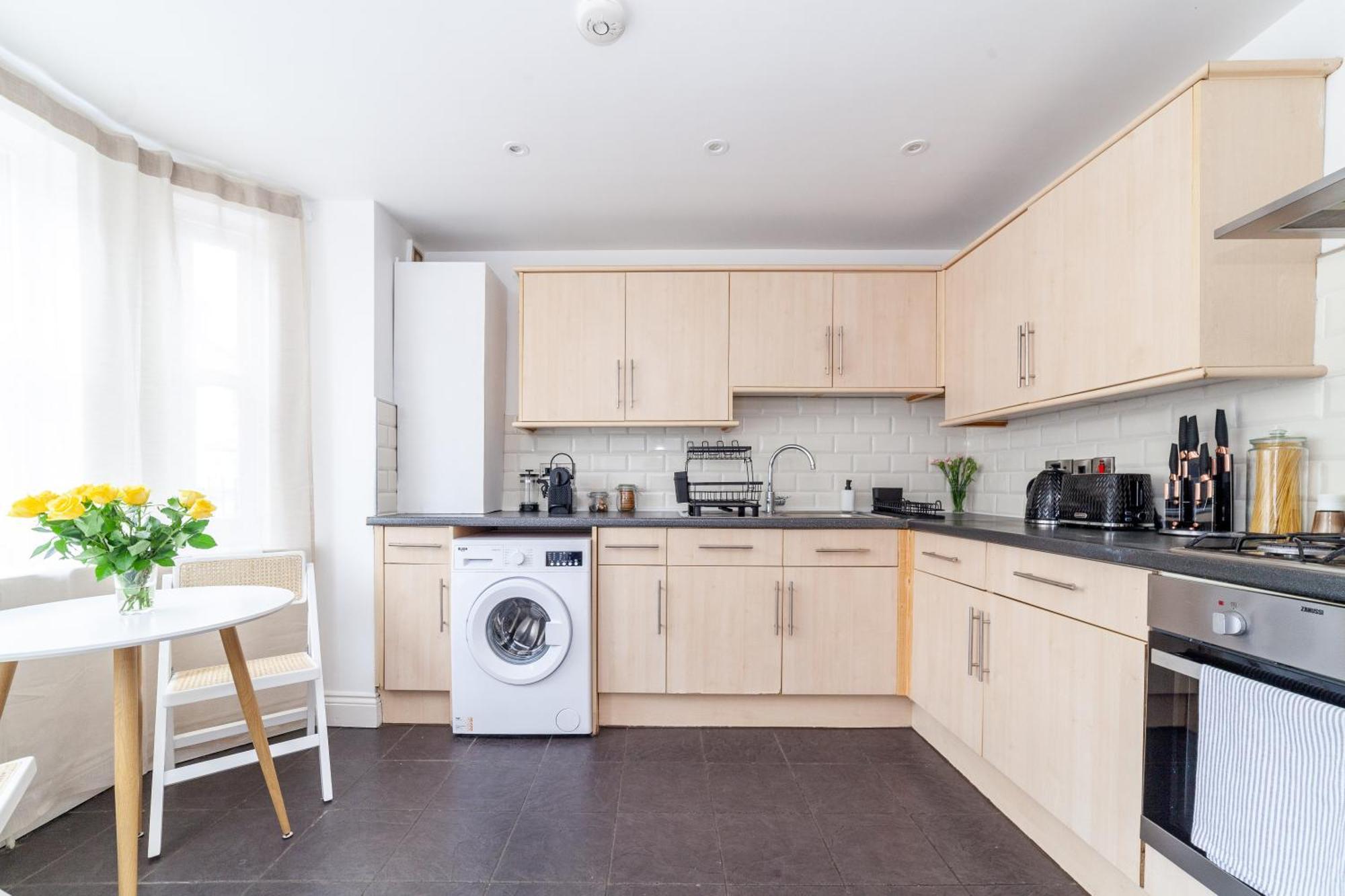 Arte Stays Serviced Houses Stratford - 3 Bedrooms 2 Bathrooms Houses London, Stratford, Maryland, Free Parking, Garden, Weekly Or Monthly Stays - Up To 8 Guests Extérieur photo