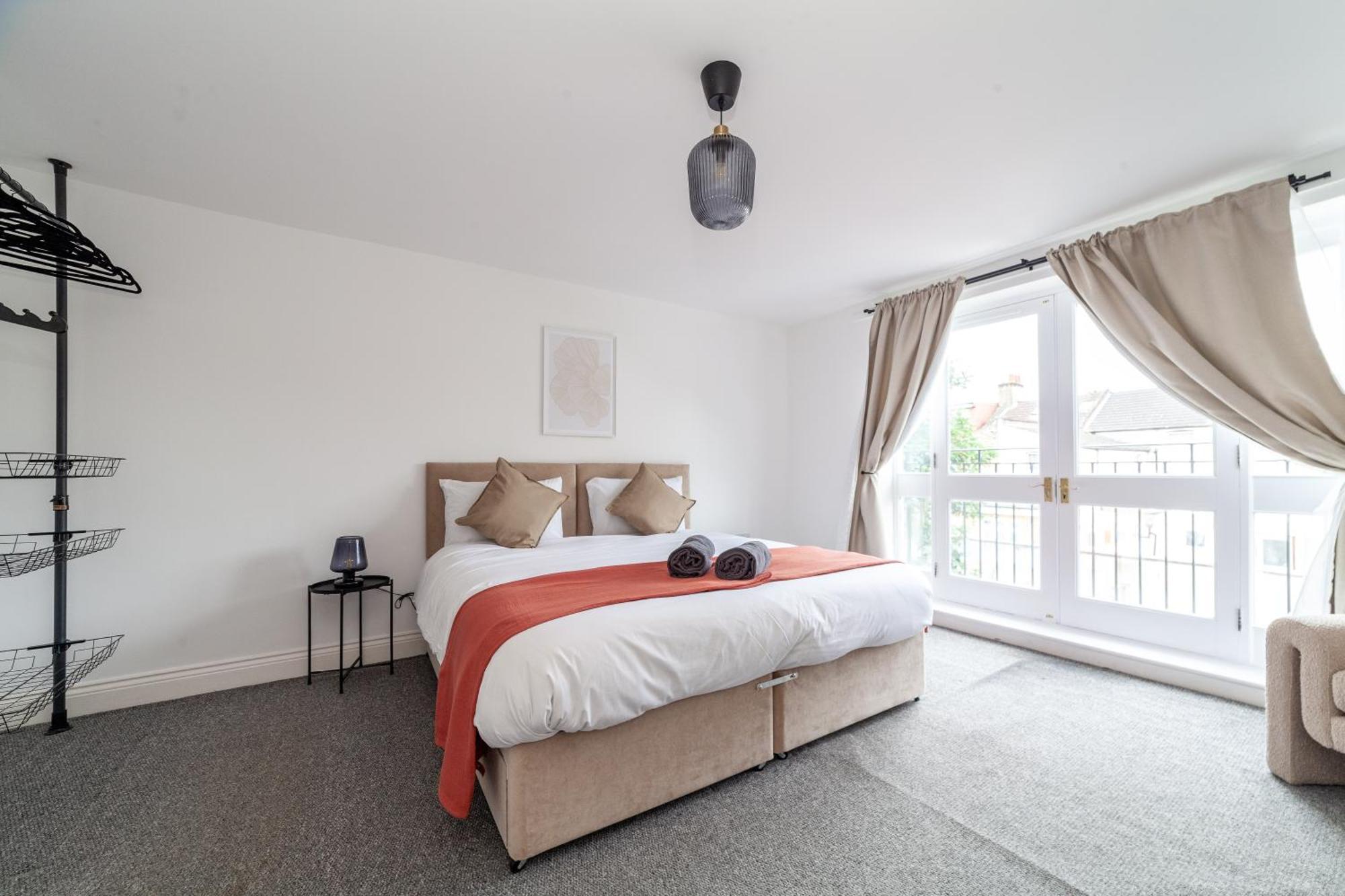 Arte Stays Serviced Houses Stratford - 3 Bedrooms 2 Bathrooms Houses London, Stratford, Maryland, Free Parking, Garden, Weekly Or Monthly Stays - Up To 8 Guests Extérieur photo