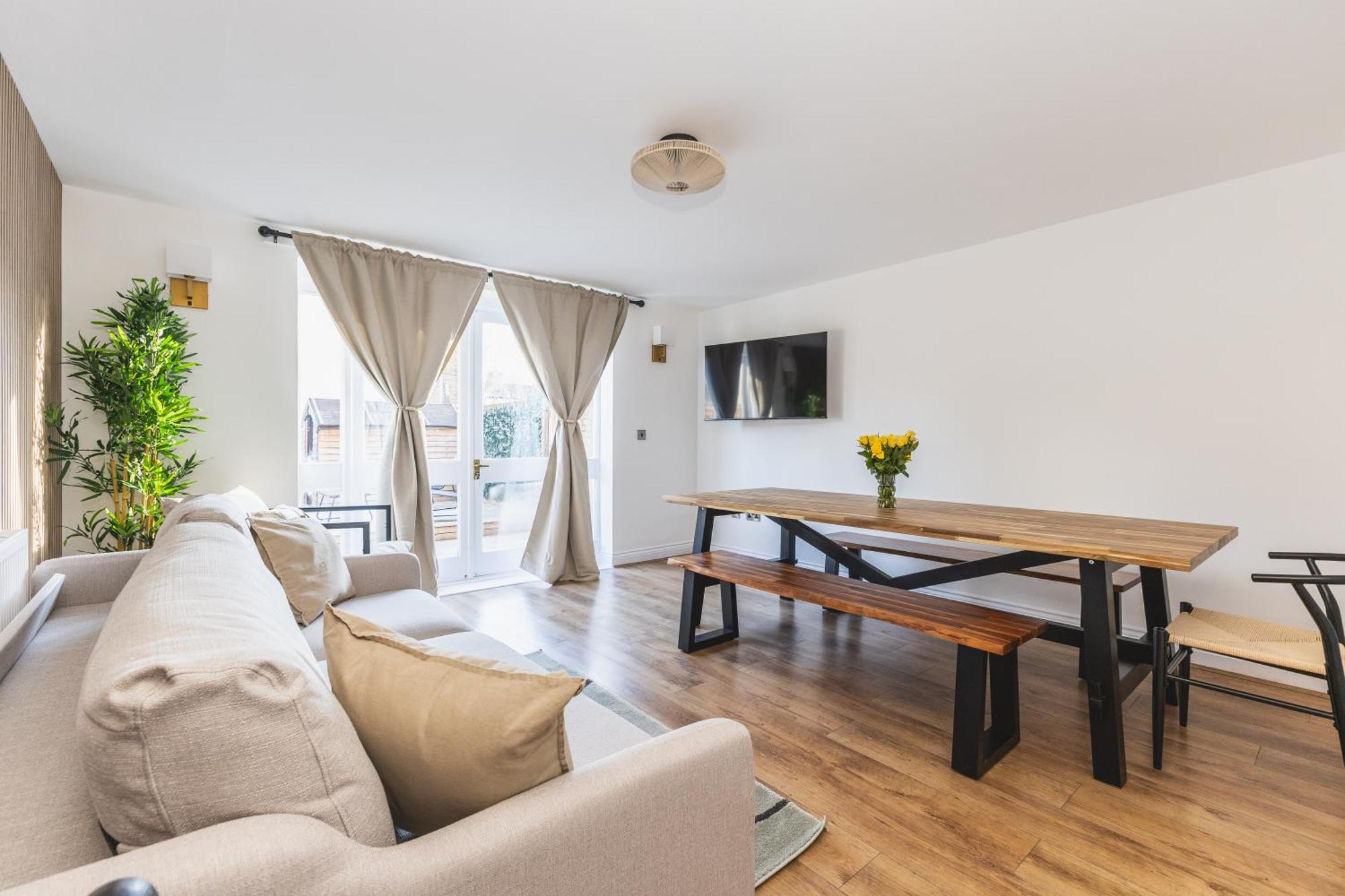 Arte Stays Serviced Houses Stratford - 3 Bedrooms 2 Bathrooms Houses London, Stratford, Maryland, Free Parking, Garden, Weekly Or Monthly Stays - Up To 8 Guests Extérieur photo