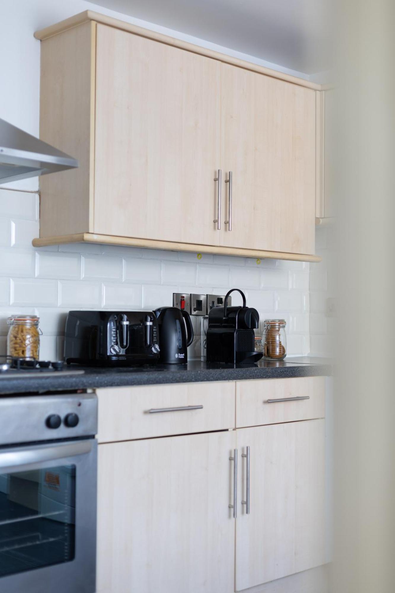 Arte Stays Serviced Houses Stratford - 3 Bedrooms 2 Bathrooms Houses London, Stratford, Maryland, Free Parking, Garden, Weekly Or Monthly Stays - Up To 8 Guests Extérieur photo