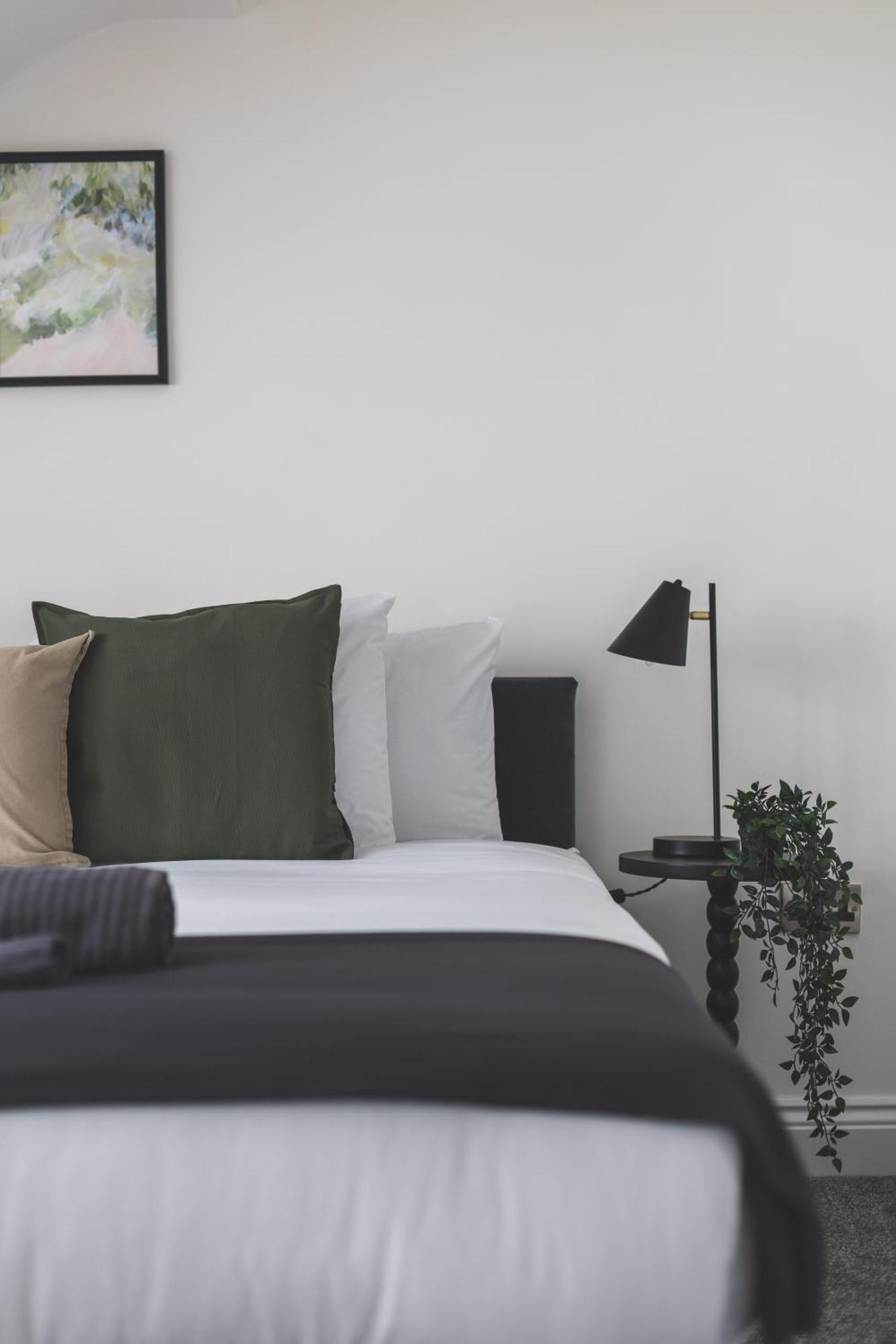 Arte Stays Serviced Houses Stratford - 3 Bedrooms 2 Bathrooms Houses London, Stratford, Maryland, Free Parking, Garden, Weekly Or Monthly Stays - Up To 8 Guests Extérieur photo