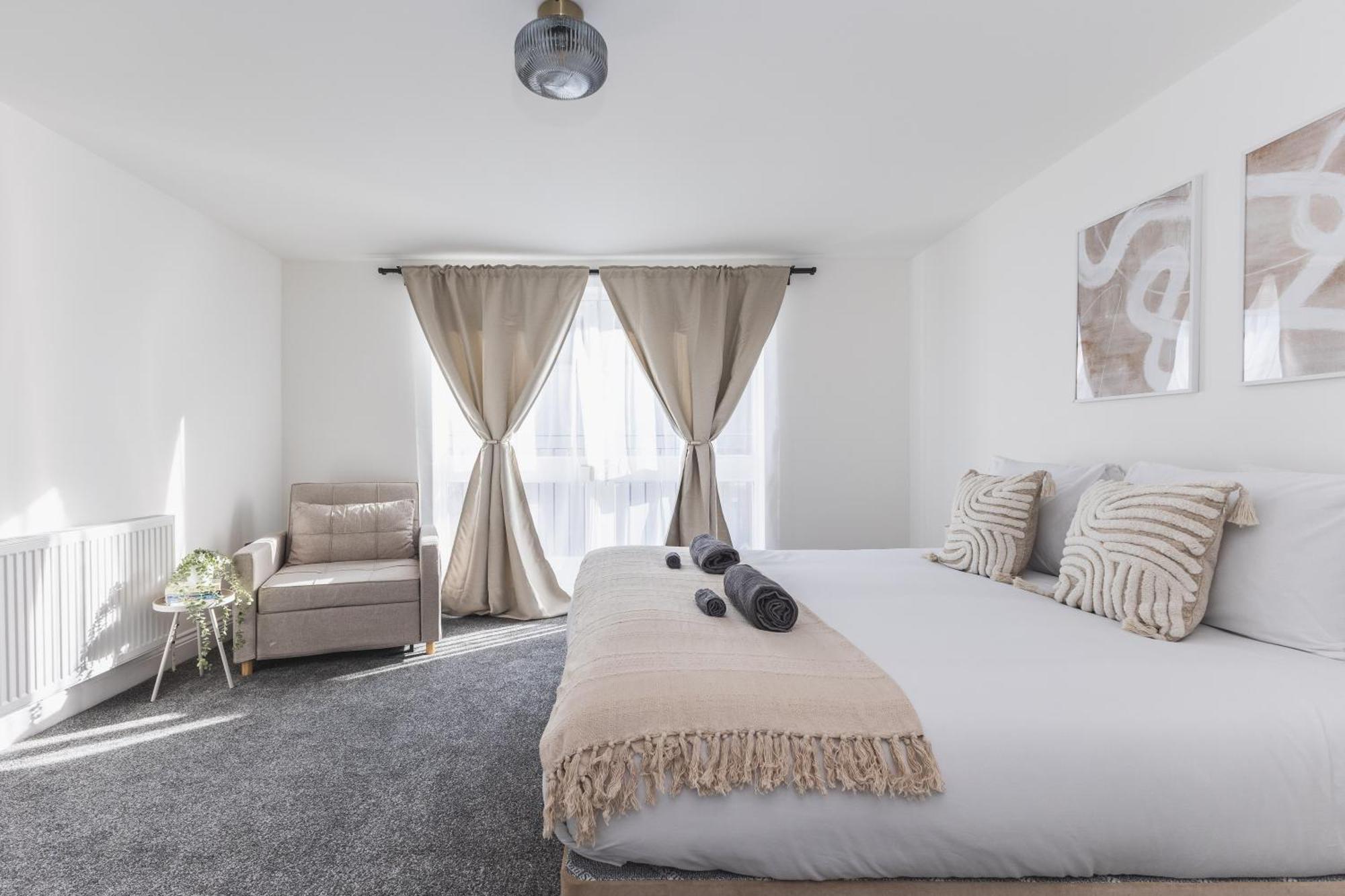 Arte Stays Serviced Houses Stratford - 3 Bedrooms 2 Bathrooms Houses London, Stratford, Maryland, Free Parking, Garden, Weekly Or Monthly Stays - Up To 8 Guests Extérieur photo