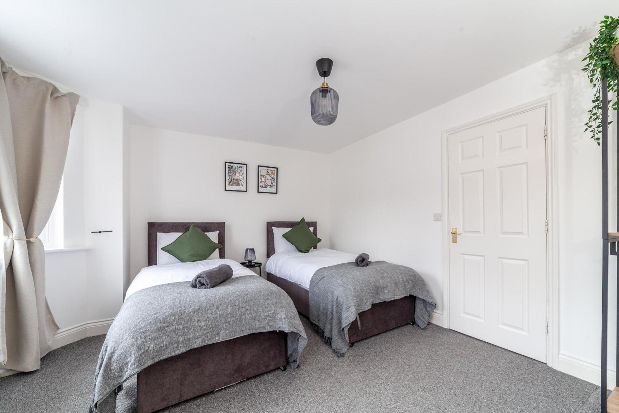 Arte Stays Serviced Houses Stratford - 3 Bedrooms 2 Bathrooms Houses London, Stratford, Maryland, Free Parking, Garden, Weekly Or Monthly Stays - Up To 8 Guests Extérieur photo